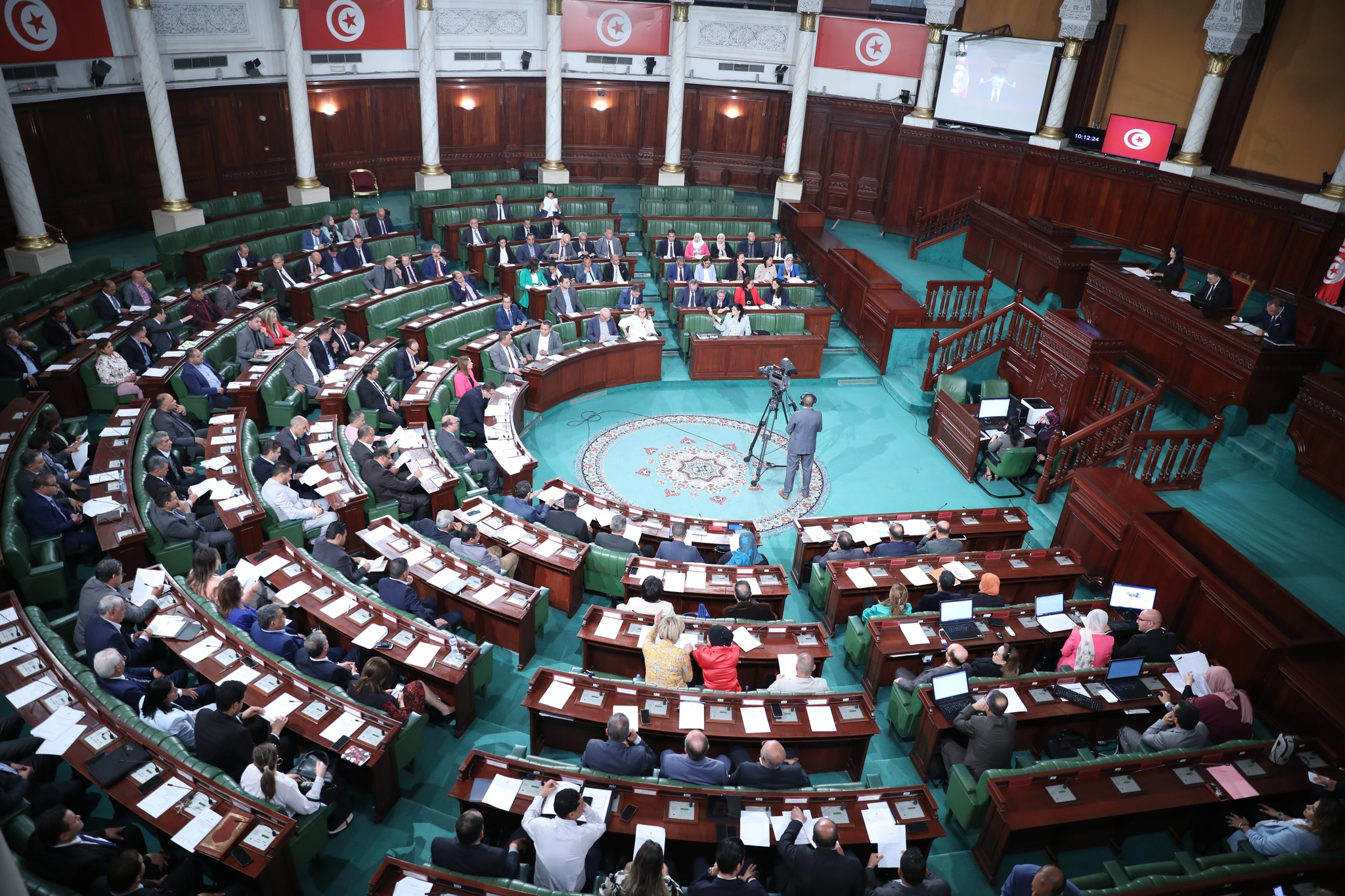 مع شروع البرلمان في تنقيح الفصل 411  .. هل تنتهي معاناة عديد المقاولين والمؤسسات مع الشيك دون رصيد